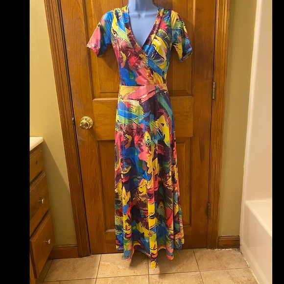 no brand Dresses & Skirts - Nwot colorful maxi dress